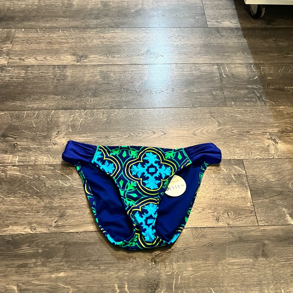 Stylus Bikini Bottoms SZ MED NWT‎